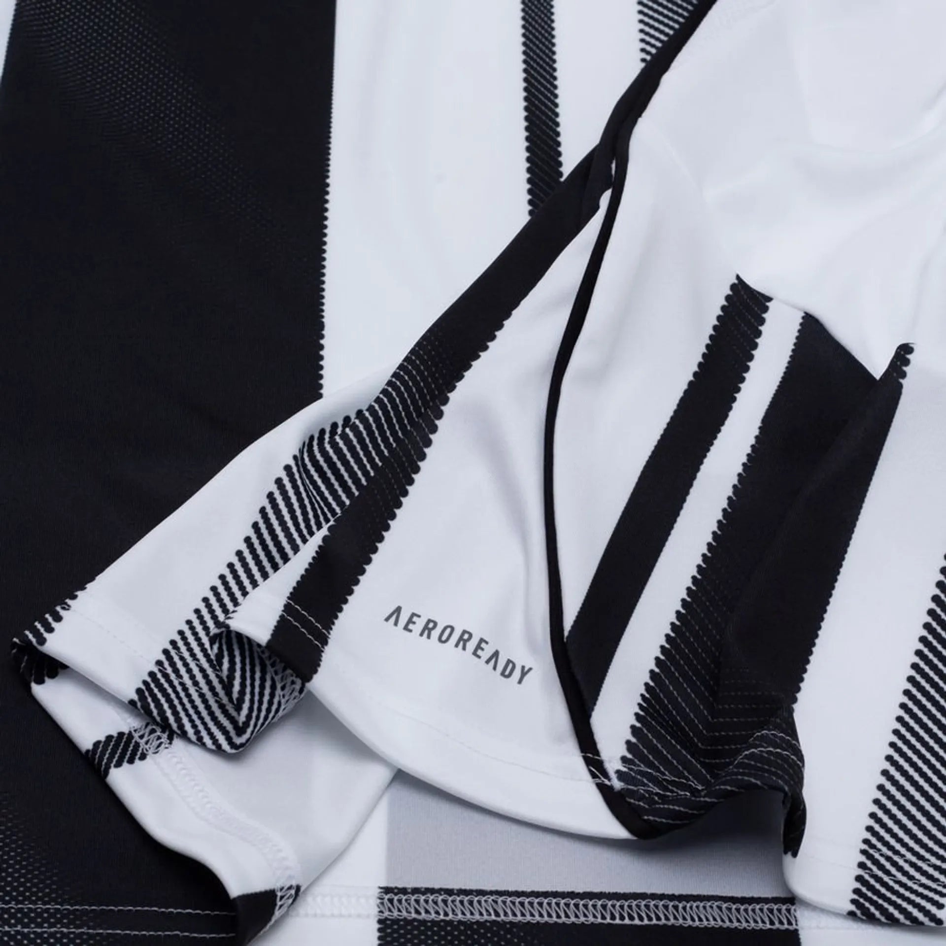 JUVENTUS 2025/26 HOME KIT